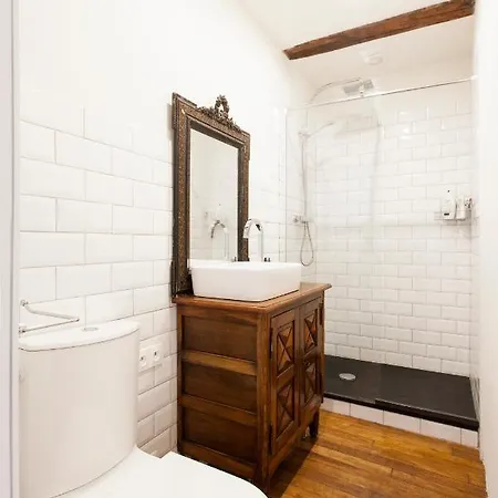 Aux Petits Lardons Bed & Breakfast 3*